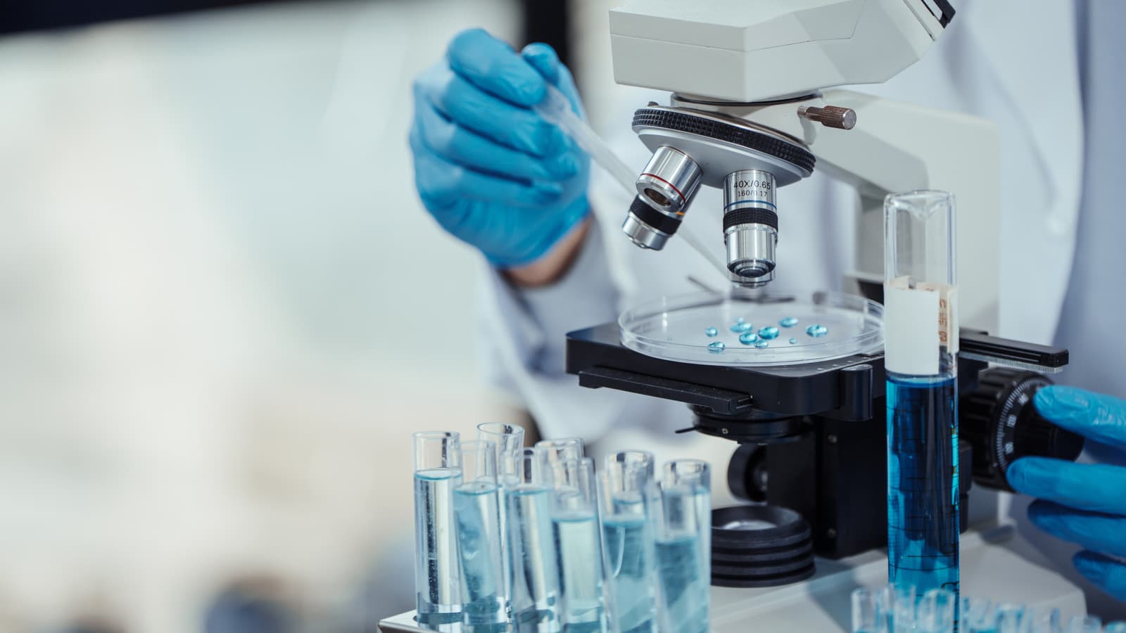 Cambridge Researchers Test Vaccine With AI-Designed Antigen in First