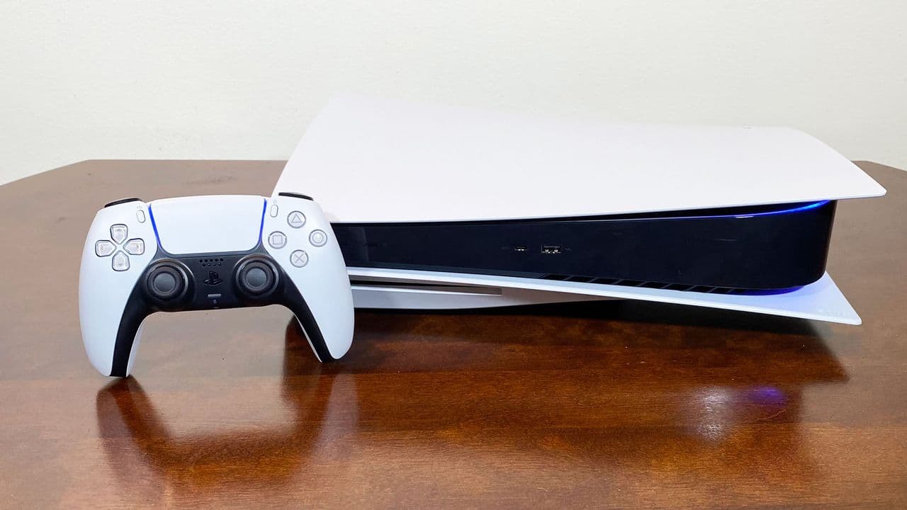 Social media posts from Domino's Pizza UK, KFC España and GameSir parodying Sony's announcement to end physical PlayStation d