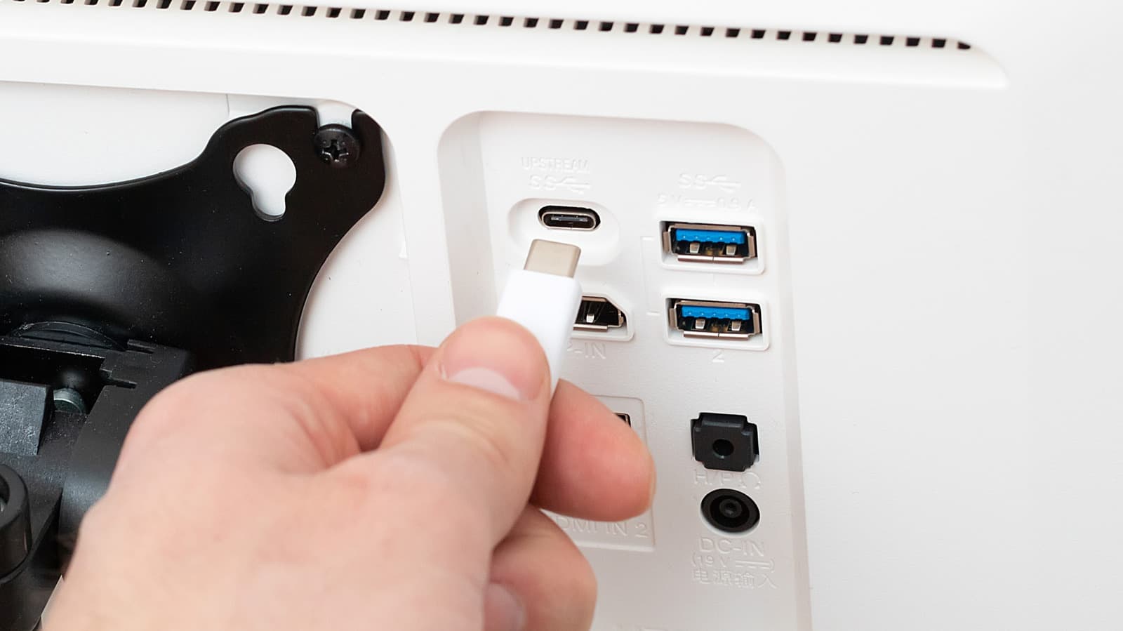 What the D Symbol Next to a USB Port Actually Means