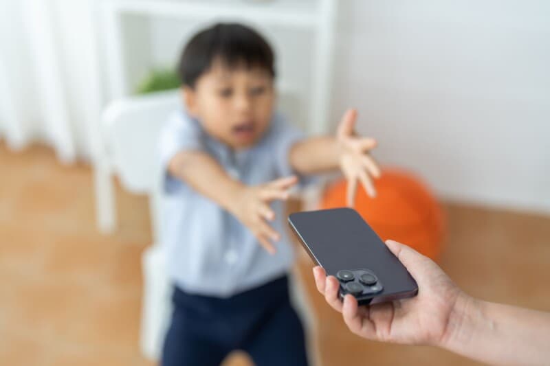 UK Scientists Testify: No Causal Proof Smartphones Harm Children's Brains