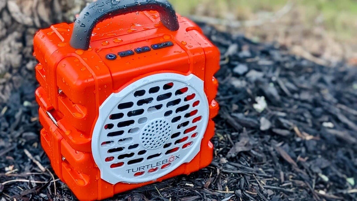 Turtlebox Cub Challenges Bose and JBL With Rugged Floating Design