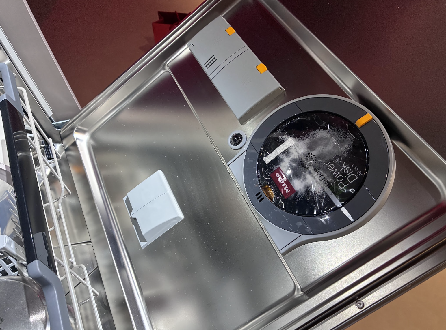 Smart Dishwashers Now Include Cameras for Remote Monitoring