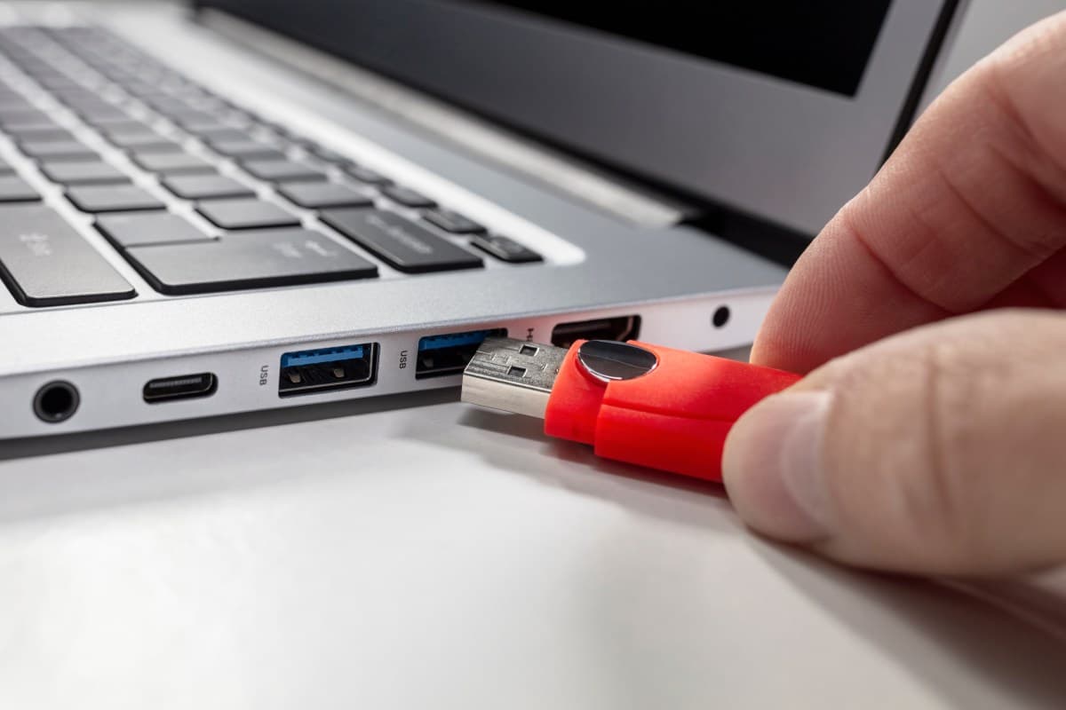 Ransomware Gang Uses Fake IT Workers for In-Person Attacks