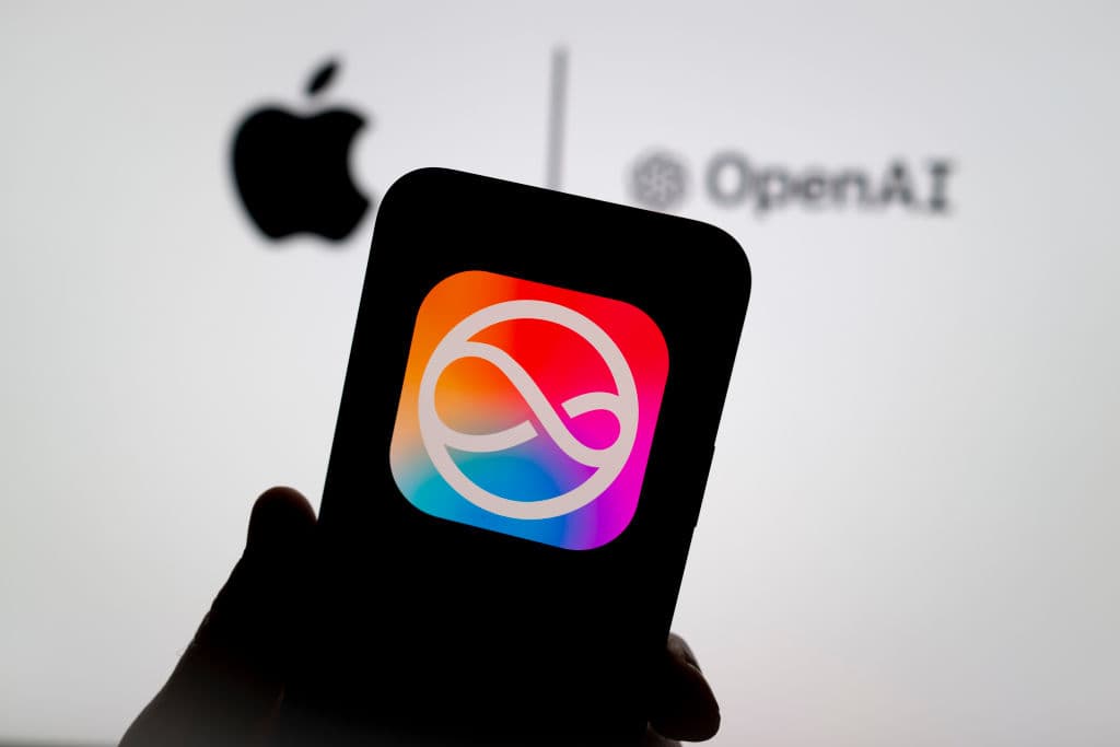 Leaked Build Shows Siri AI Gaining Deep Access to ChatGPT and Claude