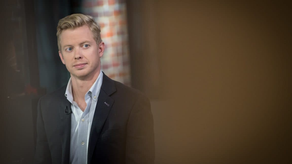 Reddit CEO Challenges Value of Google's AI Overviews as Stock Drops