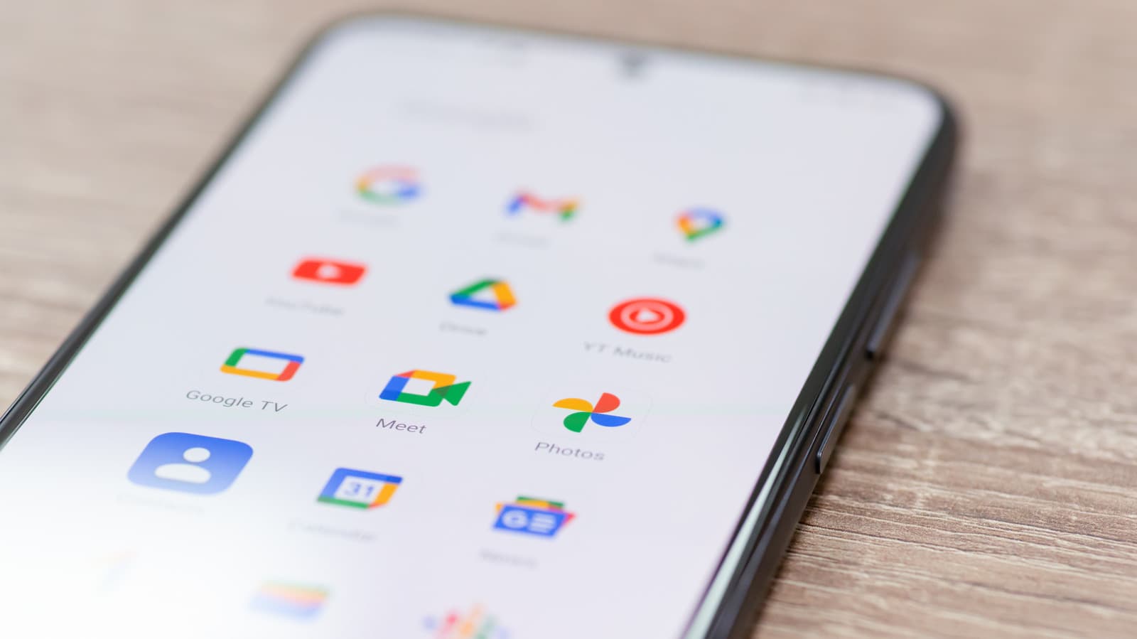 Android phone screen showing multiple preinstalled app icons