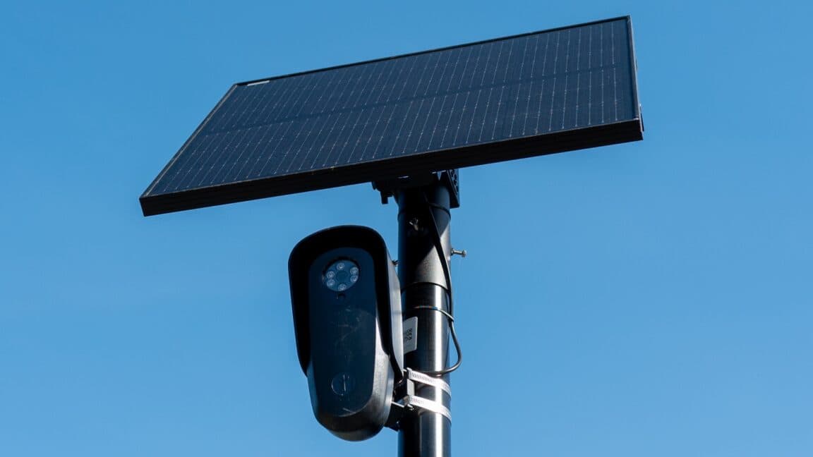 FBI seeks real-time access to nationwide license plate camera network