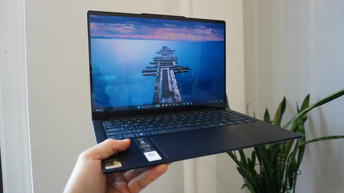 Lenovo Slim 7x Closes the Performance Gap With MacBook Air