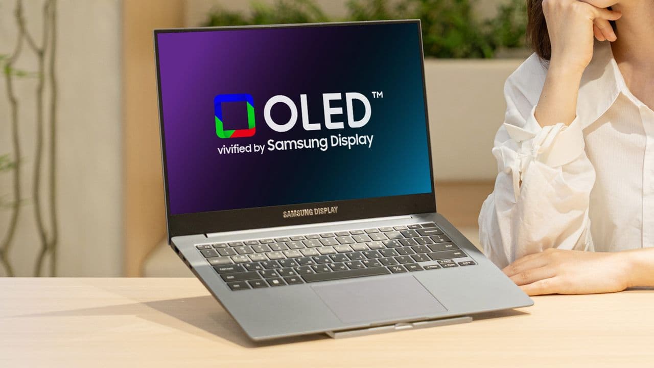 Samsung Display tandem OLED laptop panel with VESA DisplayHDR True Black 1400 certification