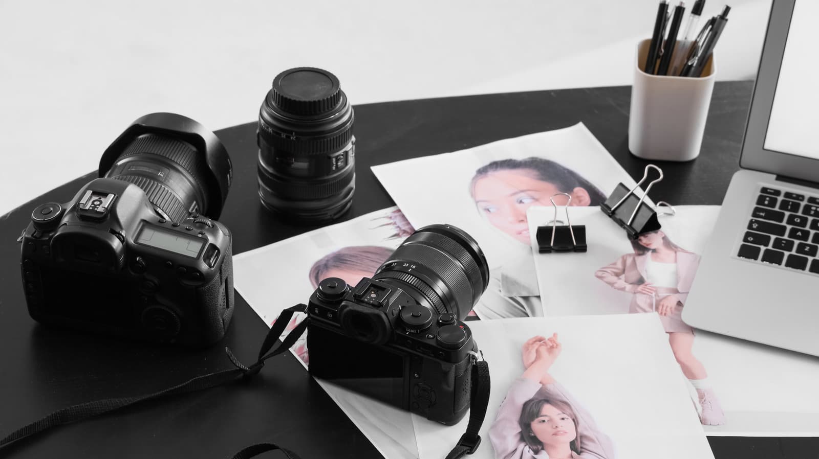 Mirrorless Cameras Reshape Photography Market as DSLR Sales Decline