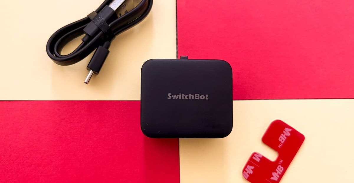 Remote Light Switch Gadget Aids Cockroach Battle