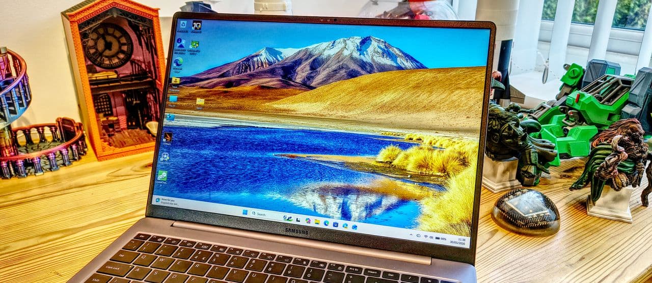 Samsung Galaxy Book6 Enterprise Edition: Premium Build, Frustrating Port Selection