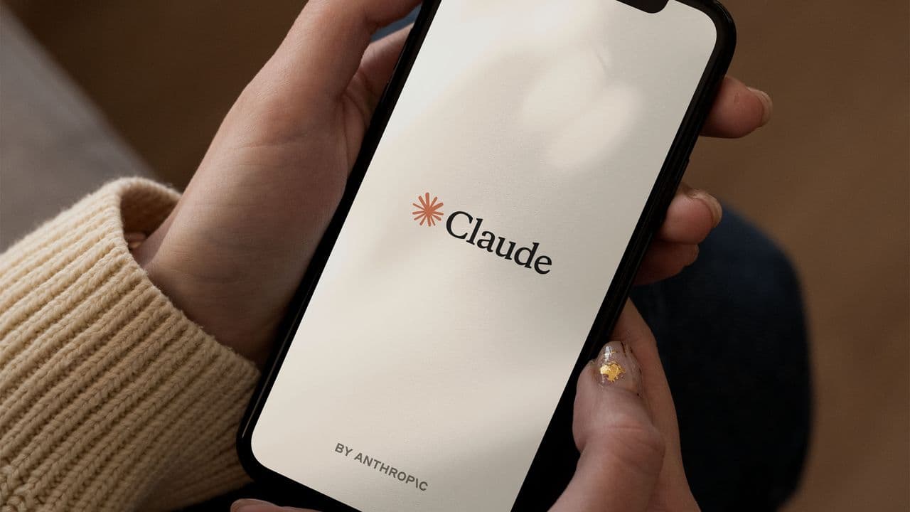 Claude's Gmail Access Raises Privacy Concerns as AI Learns User Habits