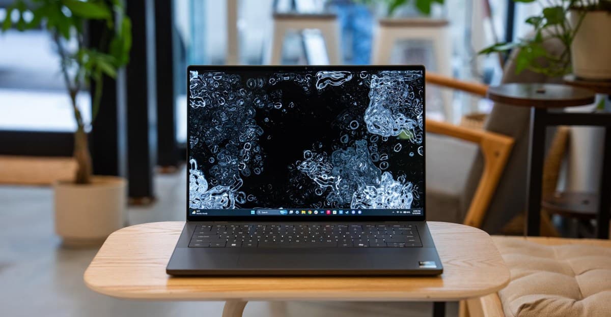 Dell XPS 14 Returns With Physical Key Row and Longer Battery Life