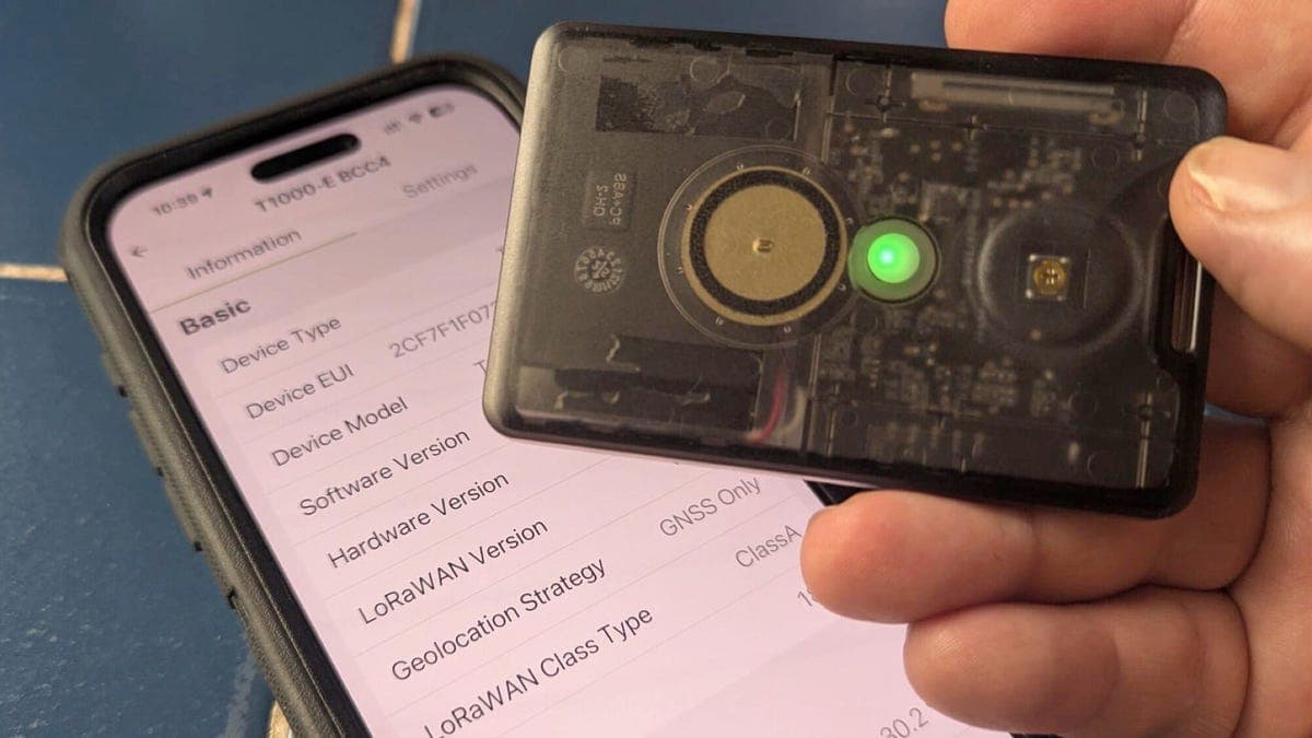 LoRaWAN tracker challenges Apple and Google location monopoly