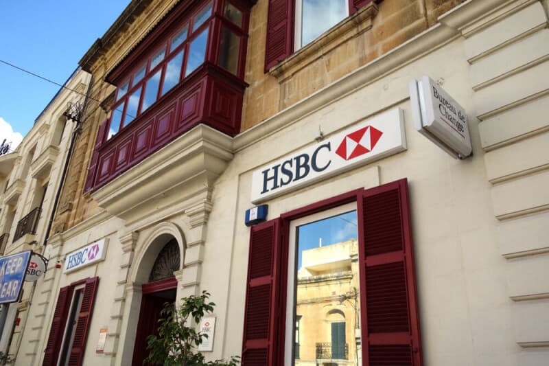 Illustrative image for: HSBC Blocks Banking App From Secure Folders, Leaving Customers Locked Out Without Warning