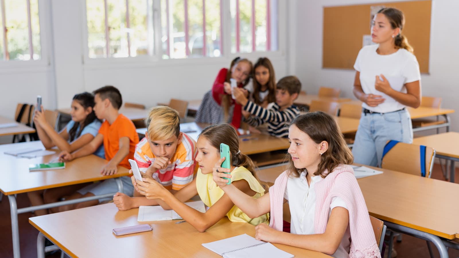 Poland Moves to Ban Phones and Smartwatches in Schools