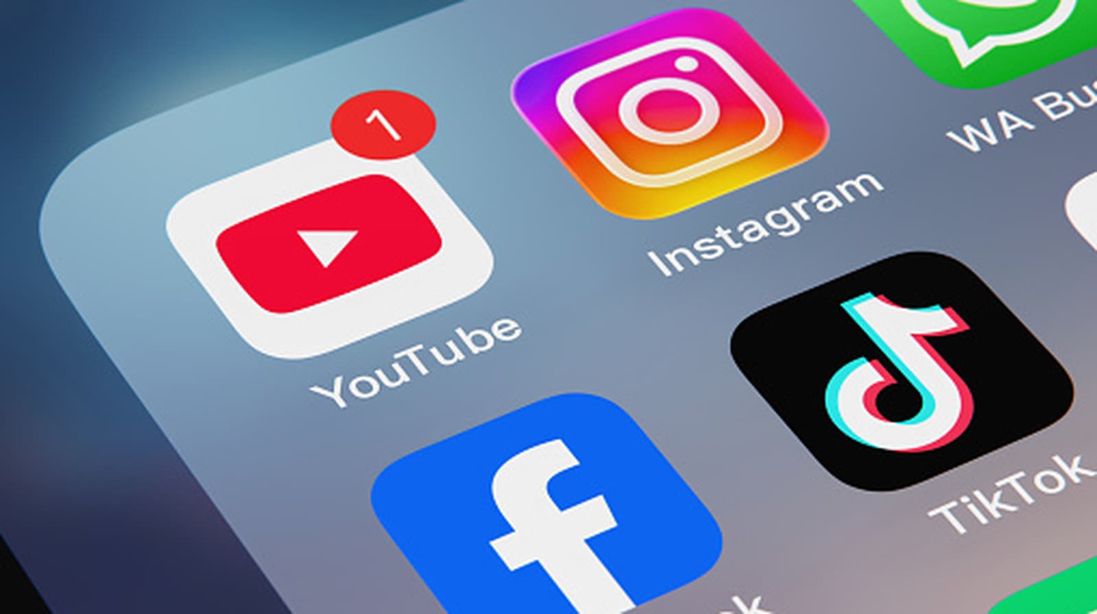 YouTube Brings Direct Messaging to US Users in Latest Social Expansion
