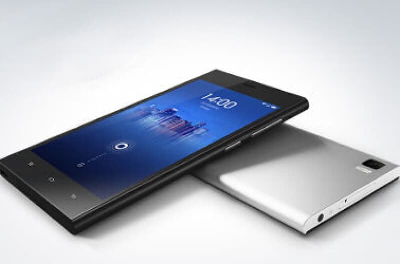 Smartphone with DRAM chips and price tags illustrating rising costs