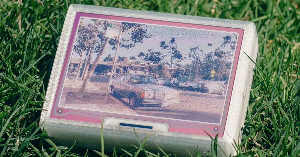 ReFrame Camera Brings EPaper Display to Photography