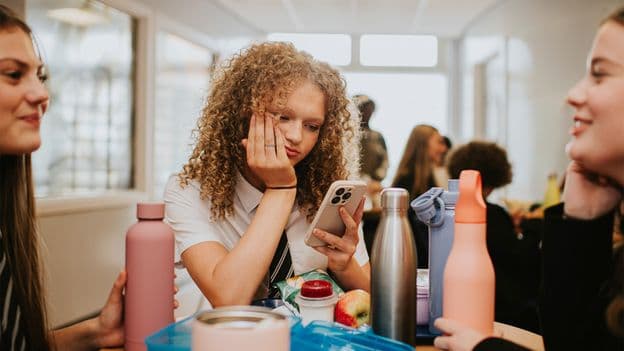 Social Media Feeds Shift From Friends to Viral Fads, Study Finds