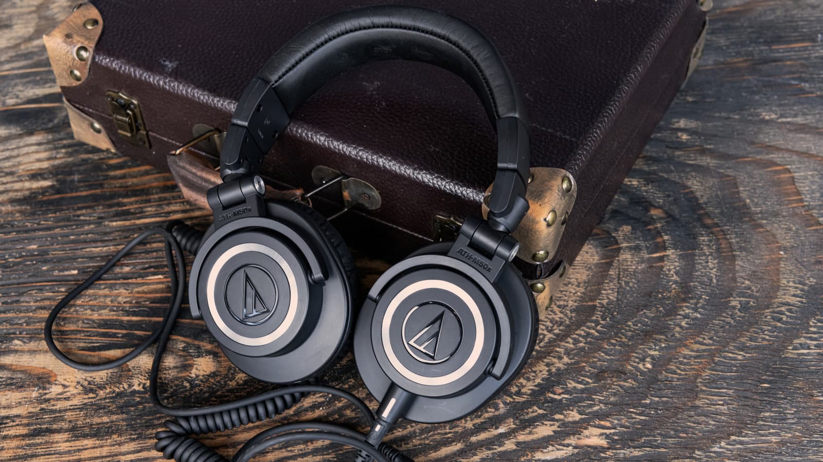 Why Headphone Bass Perception Often Misleads Listeners