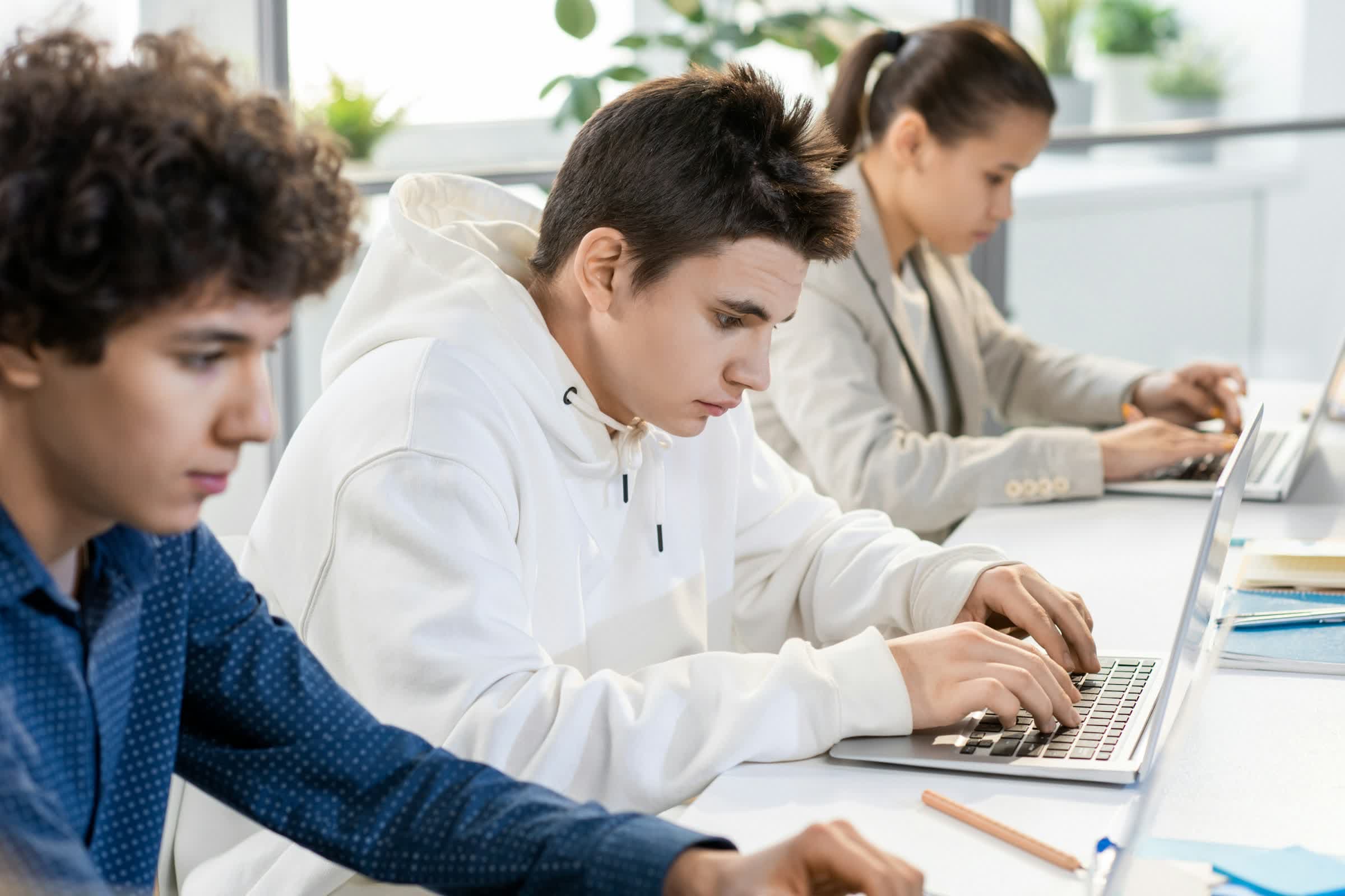 Hidden Prompt Trap Reveals How Students Rely on AI for Exam Answers