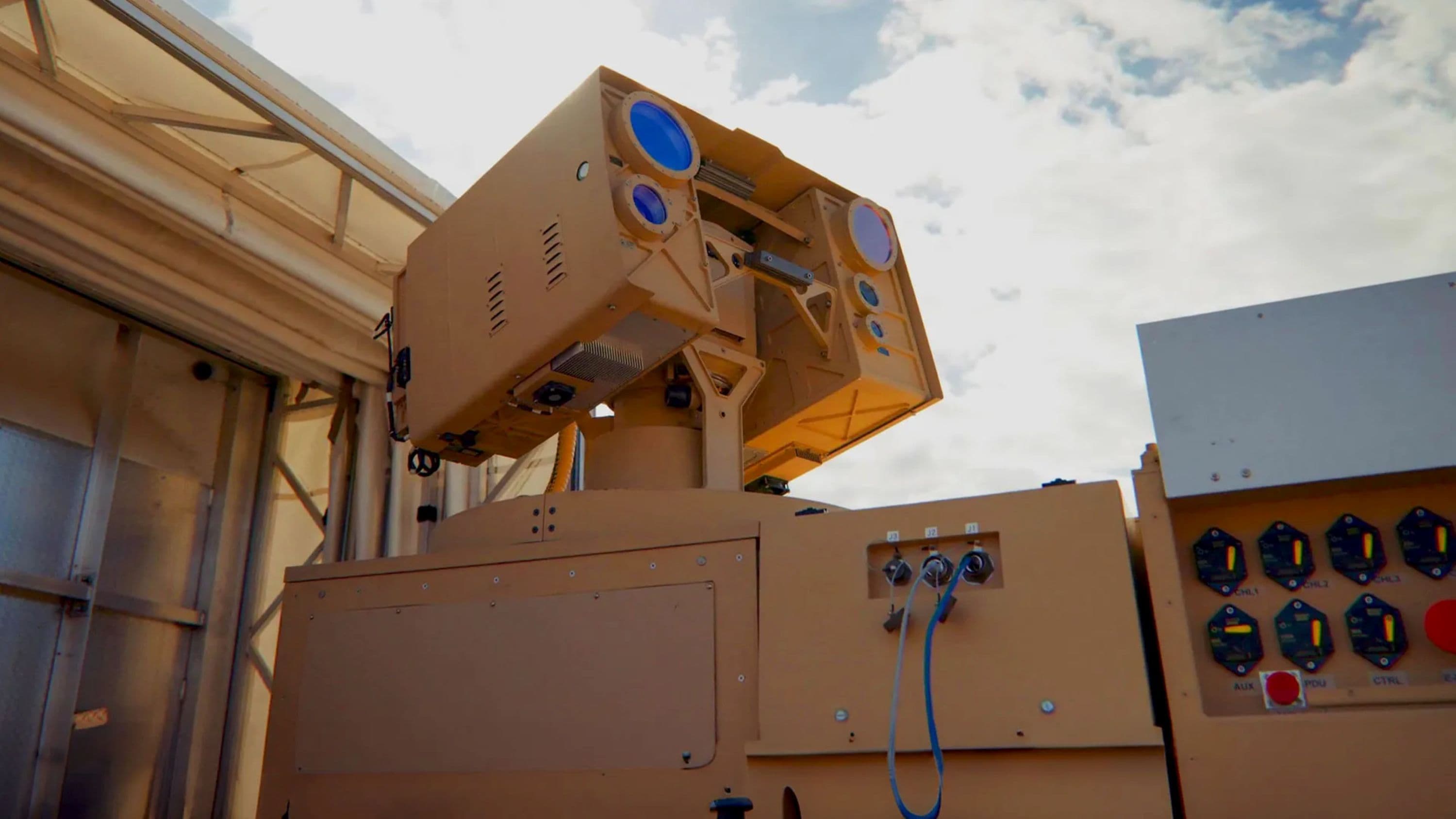 US Army Tests High-Energy Laser Against Drones Near Mexico Border